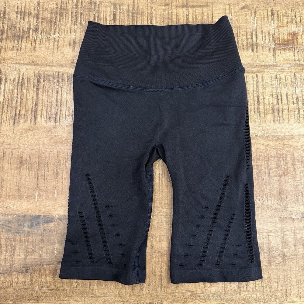 VICTORIA SPORT Seamless Cut Out High Rise Shorts 9" Inseam XS Athletic‎ Shorts